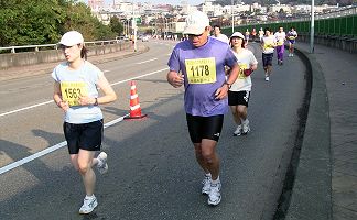 金沢市民マラソン：下菊橋〜寺町へのぼる