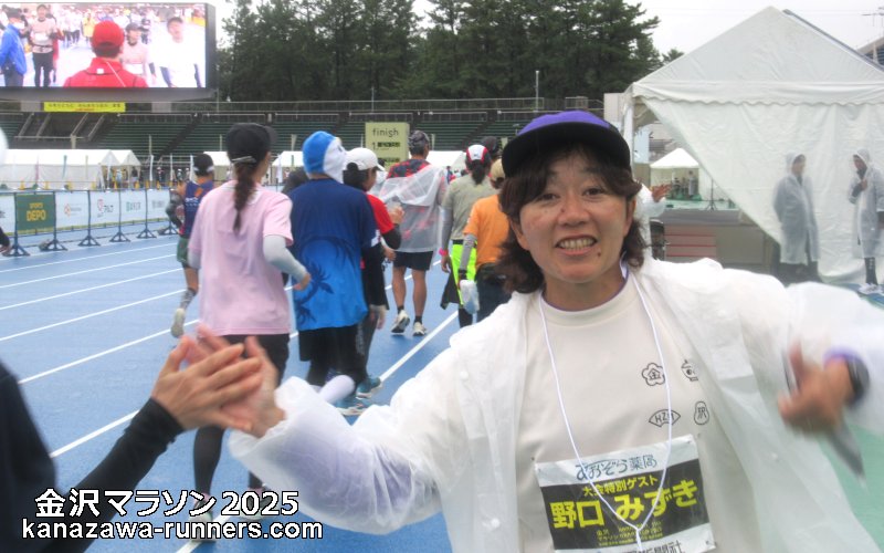 ����}���\��