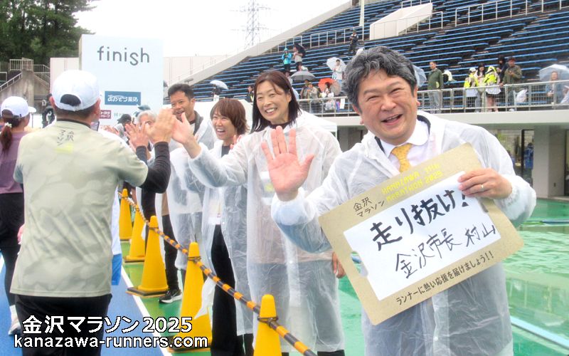 ����}���\��